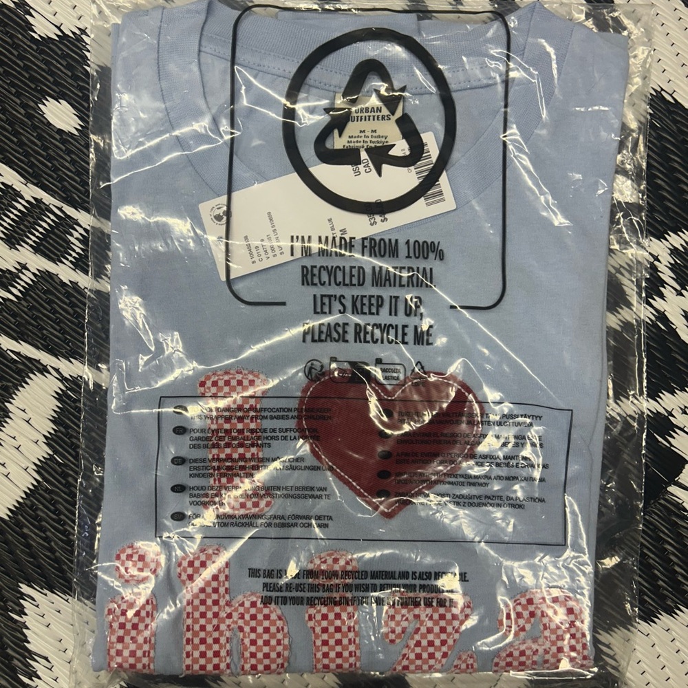 NWT Urban Outfitters I Heart City Applique Graphic Slim Tee Abiza Size M - Picture 6 of 7